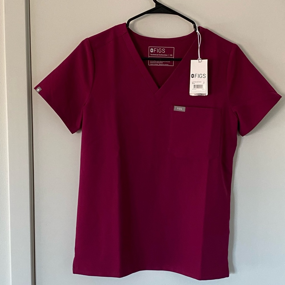 Figs scrub top- NEW WITH TAGS